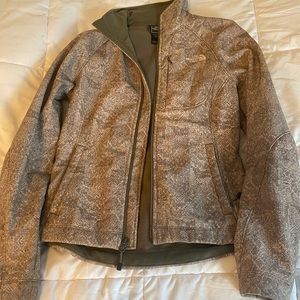 XS Northface Jacket CLOSET CLEAROUT. MUST BUY BY MIDNIGHT 8/29!!